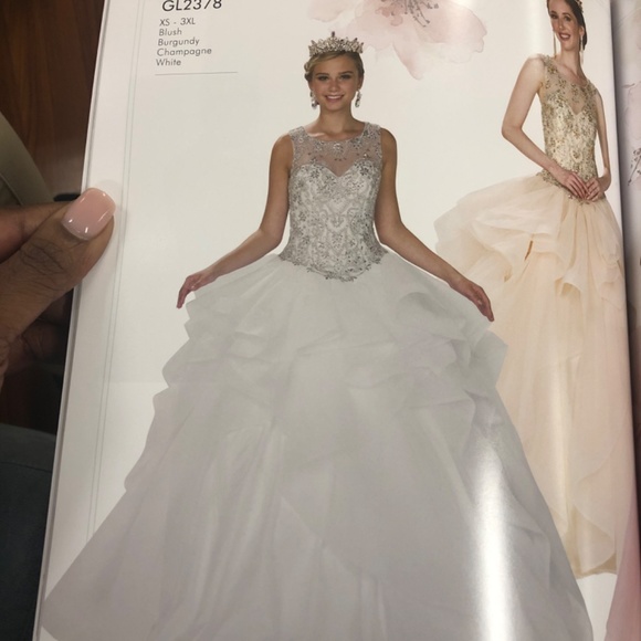 White long ball gown - Picture 4 of 4